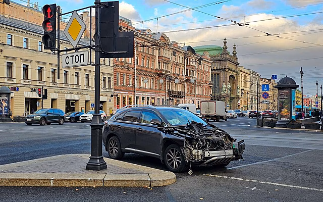 Свежая статистика дорожных аварий: в Питере — бить?