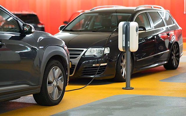 Volkswagen не позволит заряжать электромобили до 100%: в чем причина?