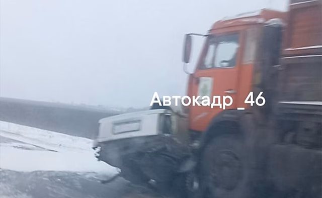 В Курске из-за метели утром 26 декабря началось с пробок и массовых ДТП
