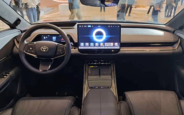 Дешевле 2 млн рублей: в продаже появился новый седан Toyota с мотором Huawei