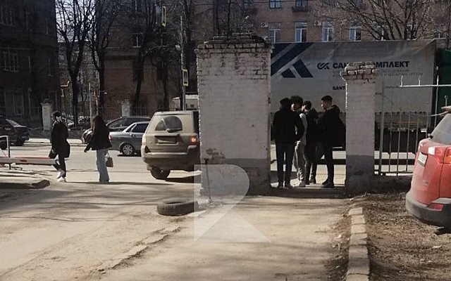 В Рязани у бывшей БСМП на Дзержинского произошло ДТП с электросамокатом