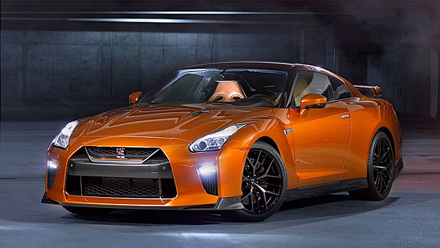 Nissan объявил рублевые цены обновленного GT-R