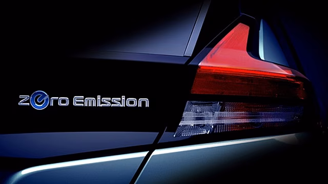 Nissan сообщил дату премьеры нового электрокара Leaf