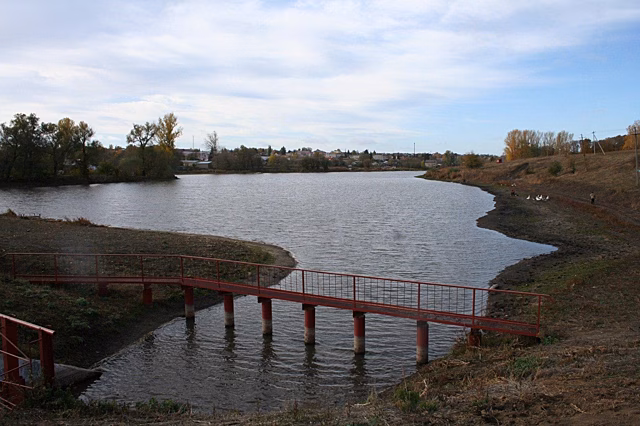 В Медвенке зарыбляют пруд