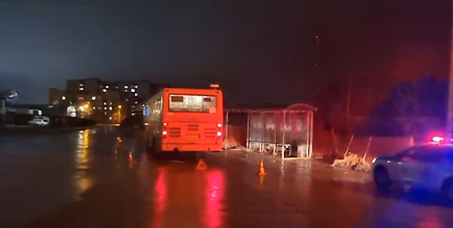 Мужчину увезли в больницу после поездки в нижегородском автобусе