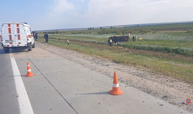 Появилось видео с места серьезного ДТП под Волгоградом