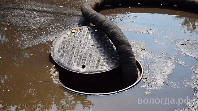 Три бригады «Водоканала» были задействованы во время ливня в Вологде
