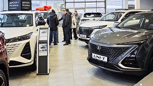 В России резко взлетели продажи новых автомобилей