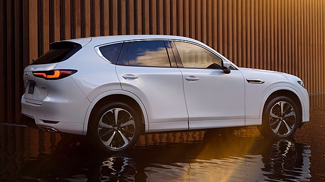 Кроссоверы Mazda CX-60 привезли в Россию
