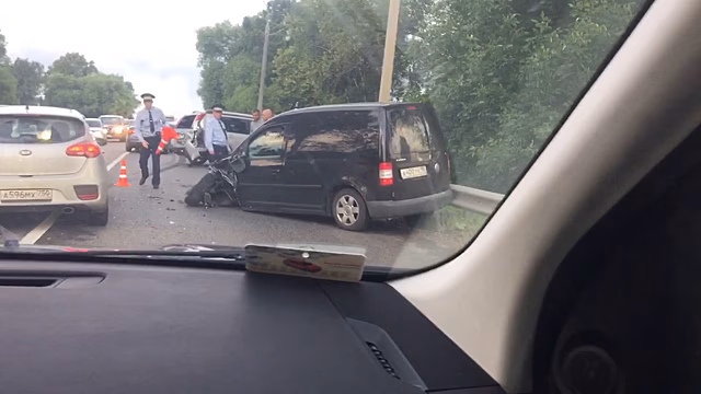 Авария практически остановила движение на въезде в Чехов