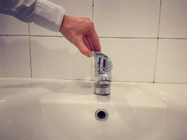 В Ленинском районе отключили воду до вечера