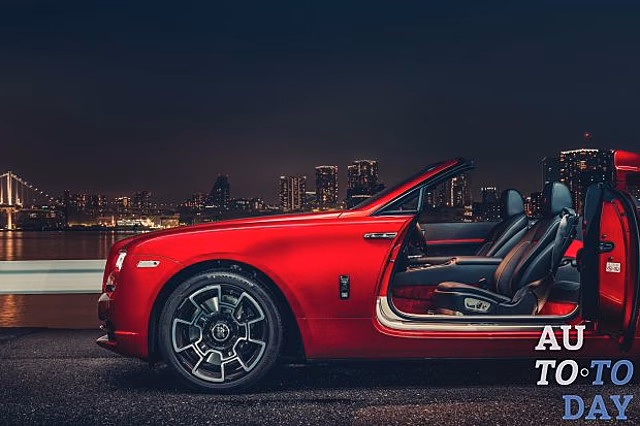 Модели Rolls-Royce Black Badge захватывают жителей Токио