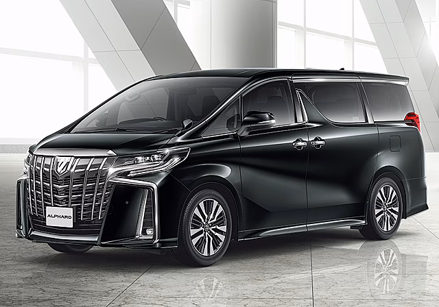 Минивэн Toyota Alphard обновился и стал еще агрессивнее