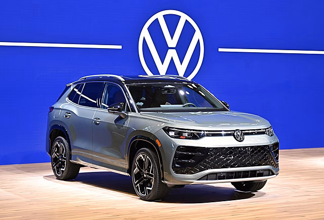 Продажи VW Group в 2025 году: Skoda дала миллион, Bentley в минусе, провал в США и Китае
