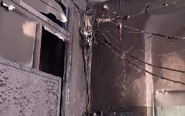 Электрика в Мурманске обожгло от удара током
