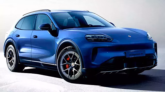 Porsche Cayenne развалился на части из-за превышения скорости