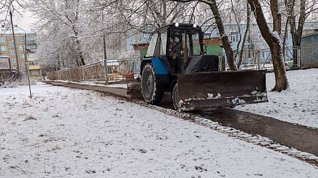 В Кирове устраняют последствия смены погоды