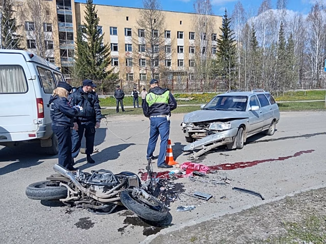 Свердловский пенсионер сбил летевшего на полной скорости мотоциклиста: есть погибший
