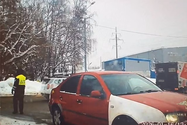 Стрельба российских полицейских по идущему на таран Porsche попала на видео
