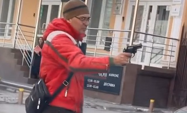 В Саратове участники конфликта из-за неправильной парковки пытались применить пистолет и электрошокер