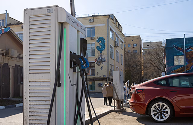Владельцы Tesla сообщают о проблемах с зарядкой