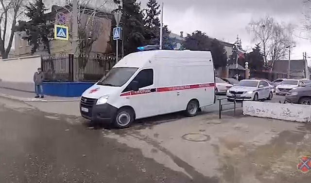 В Волгограде полицейские остановили 3 не пропустивших скорую водителей