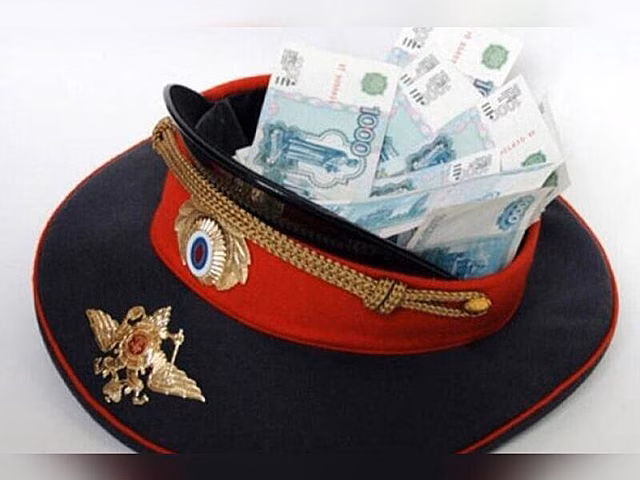 В Чите инспекторы ДПС отказались от взятки в 20 тысяч рублей