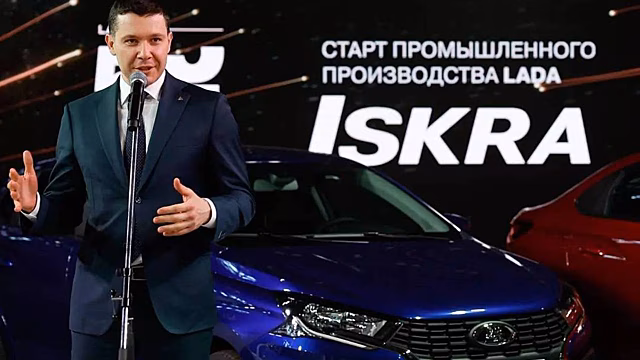 «Это очень плохой показатель»: Алиханов назвал средний возраст машин в РФ