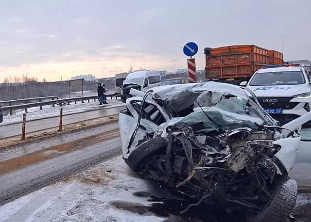 Один человек погиб, еще один ранен в ДТП на трассе М3 «Украина»