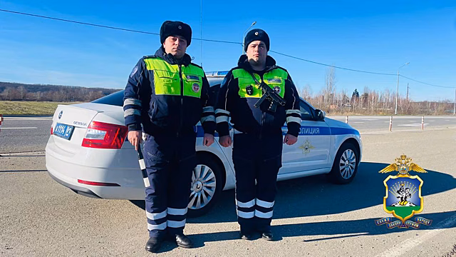 В Адыгее сотрудники Госавтоинспекции оперативно доставили в больницу парня, получившего серьезную травму на производстве