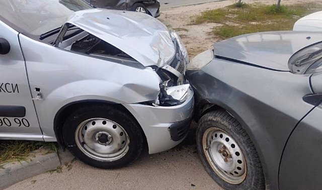 В Волгограде в тройном ДТП пострадала 41-летняя женщина