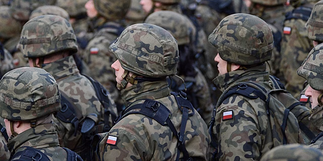 Кто может прямо сейчас потребовать у Польши часть территории, рассказал эксперт