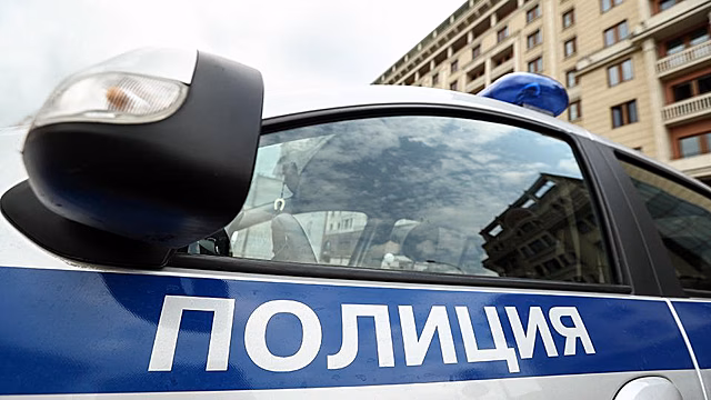 Охранник избил подростка за фото просрочки в магазине в Петербурге