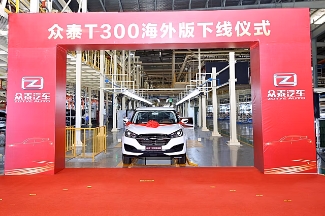 Zotye вернулась со старым кроссовером Т300, но обещает кучу новинок