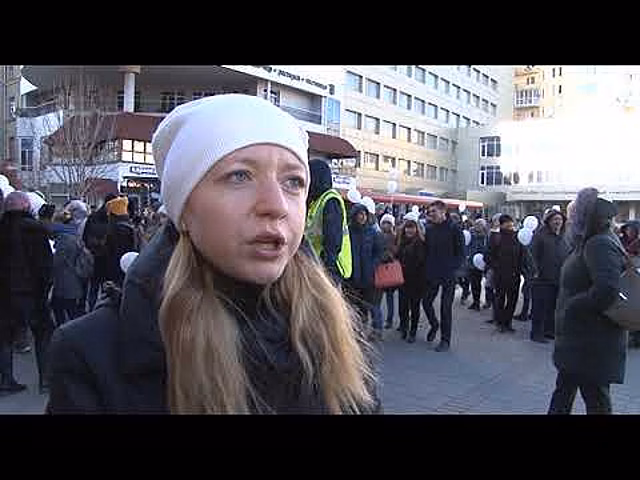 Саратовцев пугали разбитыми машинами