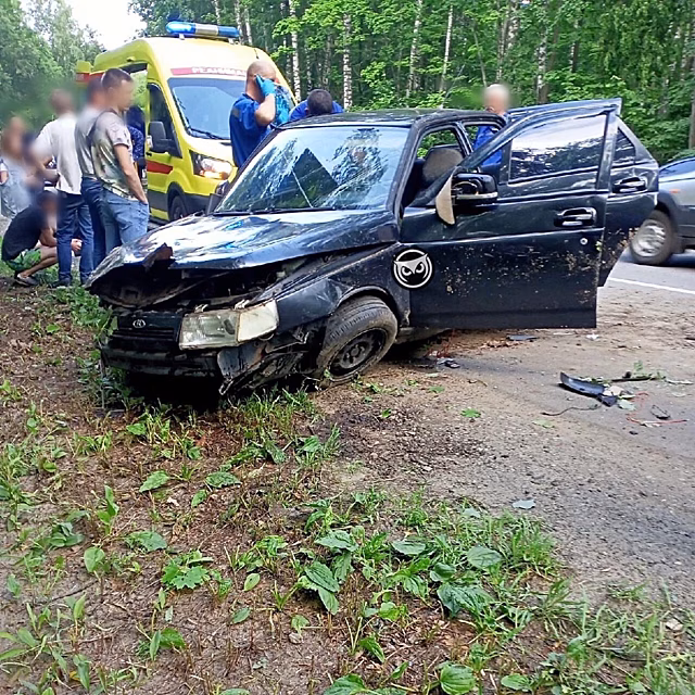 Три человека пострадали в ДТП по дороге на Ленинский лесхоз