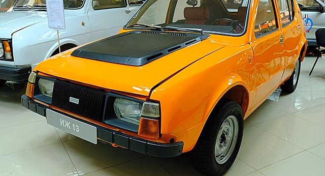 История переднеприводного автомобиля ИЖ-13 «Старт». Такого авангардного вида у советских авто еще не было, но выпуск запретили