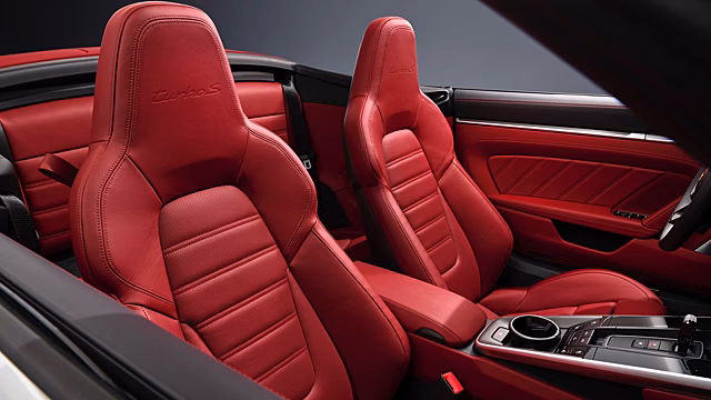 Вы должны заказать себе новый Porsche 911 с интерьером из 80-х