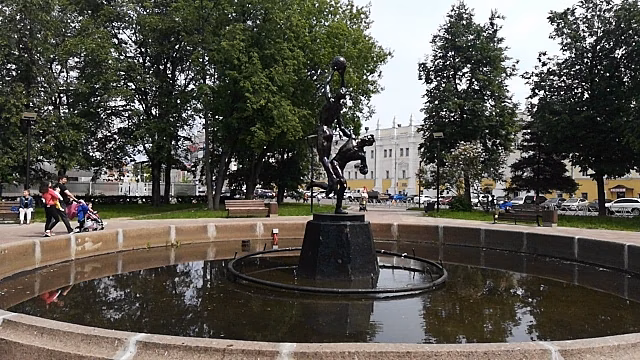В Ярославле отремонтируют фонтан на площади Труда