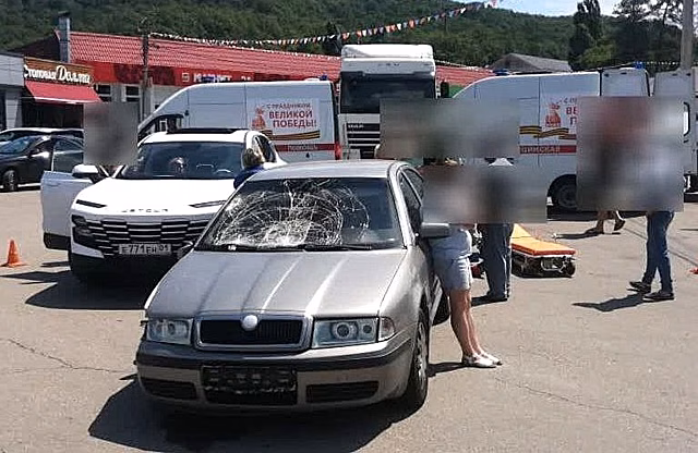 Смертельное ДТП в Геленджике: водитель Skoda сбила семейную пару