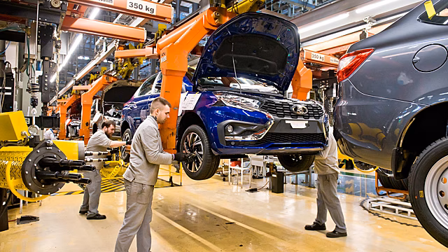 АвтоВАЗ приостановит выпуск автомобилей на три недели