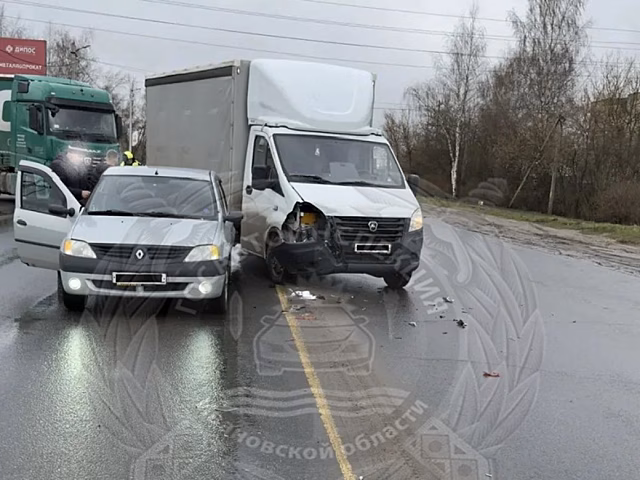 Под Ивановом в ДТП с участием "Газели" и "Рено Логана" пострадала пассажирка