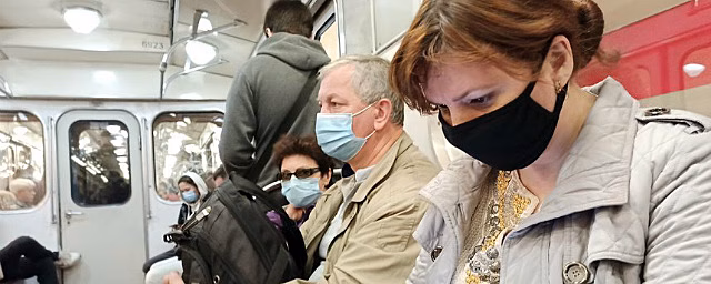 Бороться с нарушителями масочного режима в Петербурге будут 18 мобильных групп