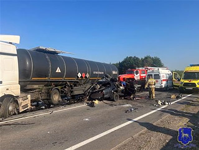 Два человека погибли в ДТП с бензовозом под Самарой