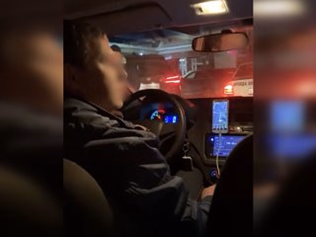 В Уфе водитель такси обматерил пассажирок и не довез до назначенного места