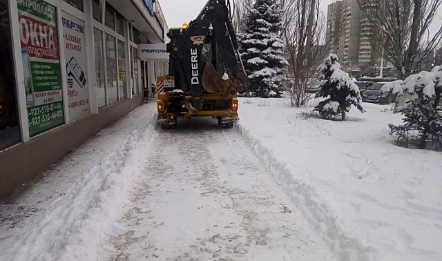 В Волгограде работает горячая линия по вопросам борьбы с гололедом