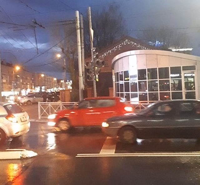 На перекрёстке Черняховского — Горького с понедельника не работает светофор