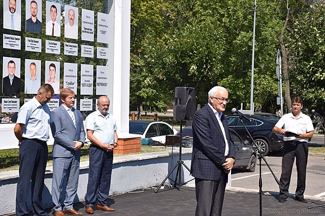В Пензе открыта обновленная Галерея почета строителей