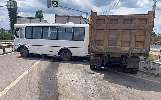Пострадавшие в ДТП под Семилуками Воронежской области в стабильном состоянии
