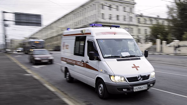 Автомобиль сбил пешехода на бульваре Энтузиастов в Москве